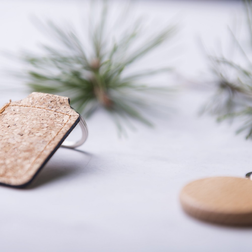 Korkowy brelok do kluczy, możliwy grawer logo